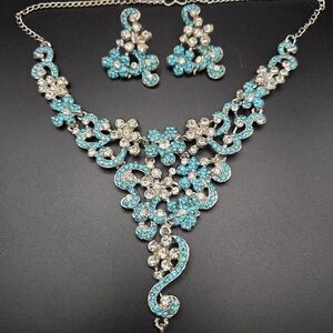 Elegant Blue and Silvertone Floral Jewelry Set